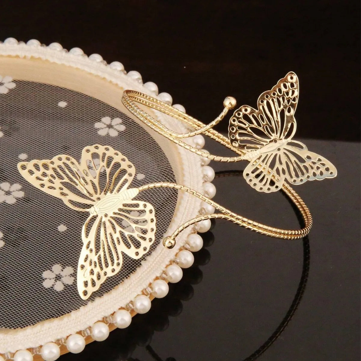 Bracelet with exclusive butterfly-shaped design