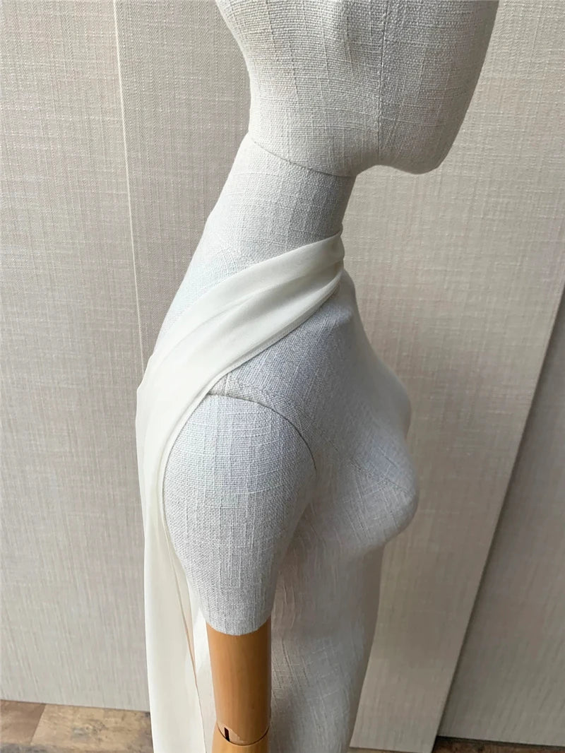 Minimalist long wedding veil with exclusive bow