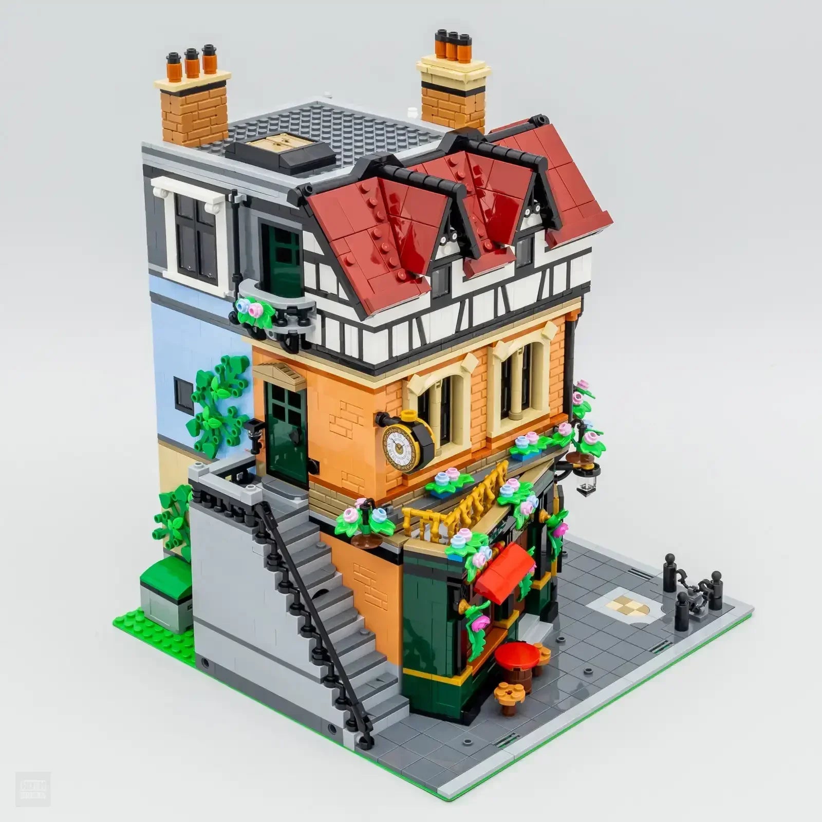Tudor Corner 2025 Modular Building Blocks