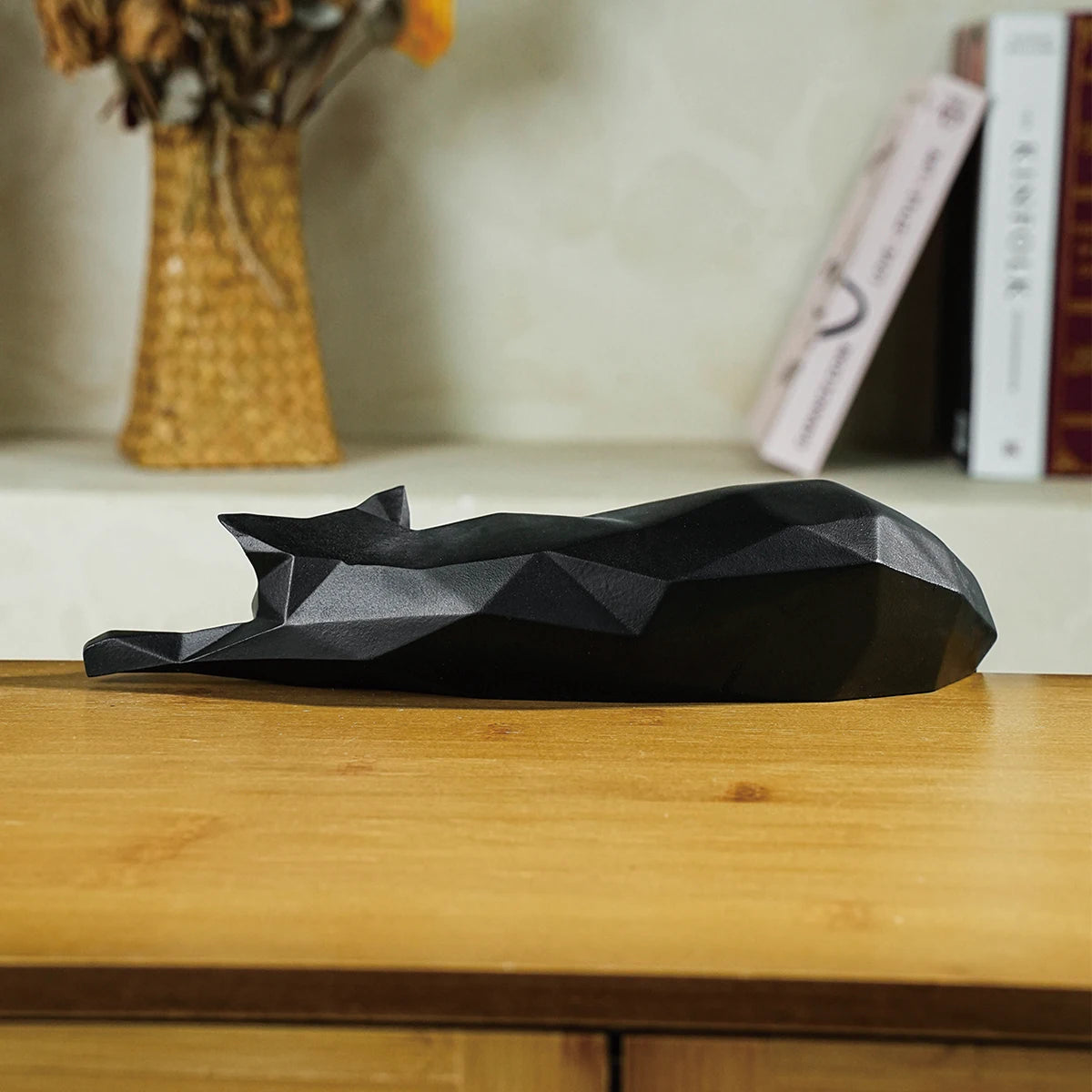Black and white cat statue modern geometric sculpture for decoration