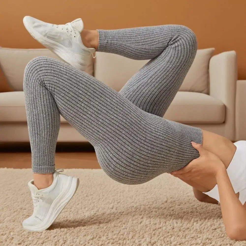 Women's fitness leggings with seamless shaping