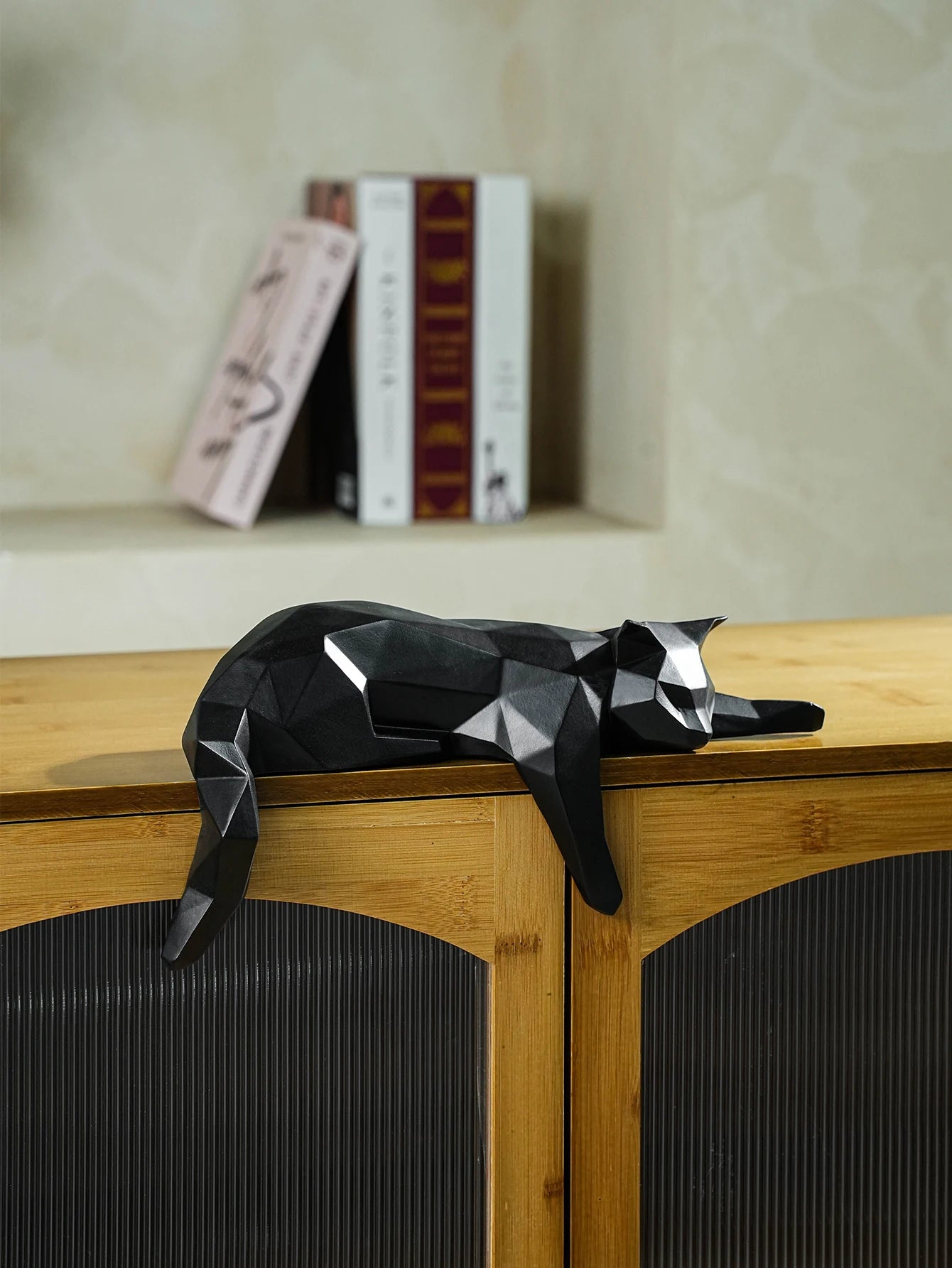 Black and white cat statue modern geometric sculpture for decoration