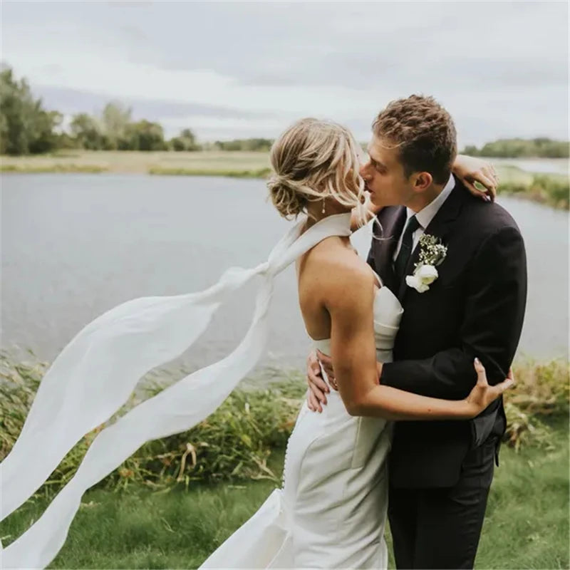 Minimalist long wedding veil with exclusive bow