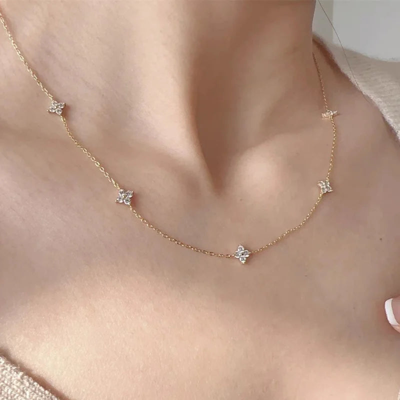 Lucky Choker Necklace with Zirconia and Four Leaf Flowers