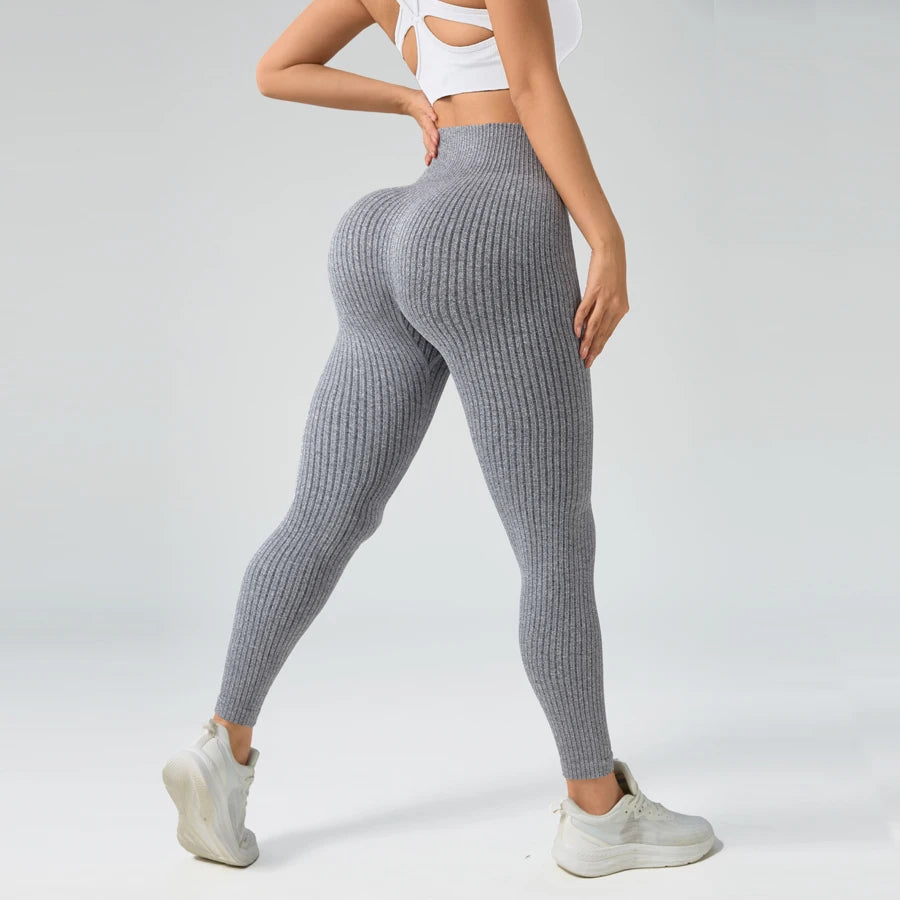 Women's fitness leggings with seamless shaping