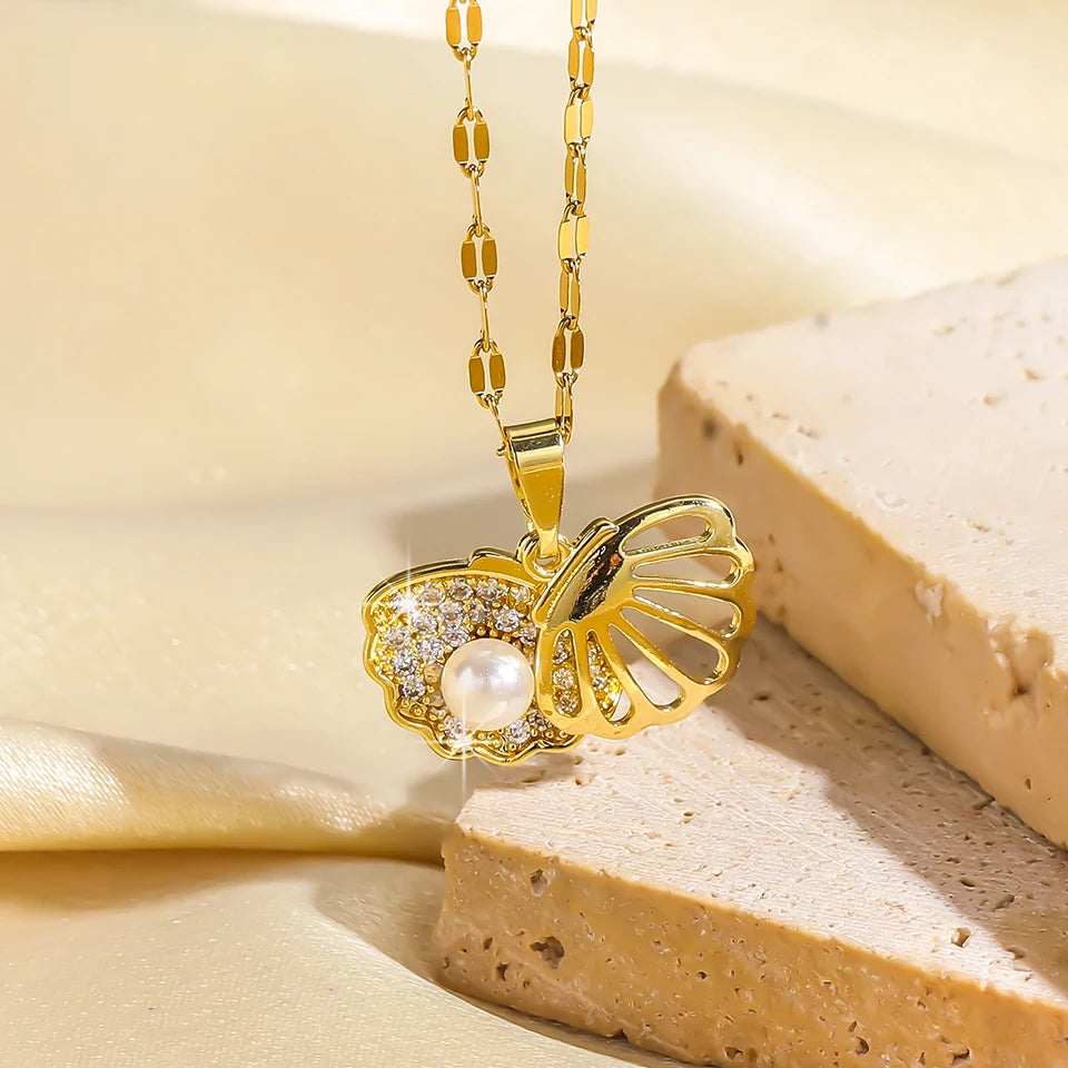 Golden Heart French Pearl Necklace with Zirconia