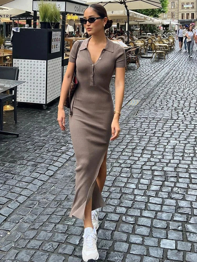 Elegant Midi Dress with Buttons and Fitted Design