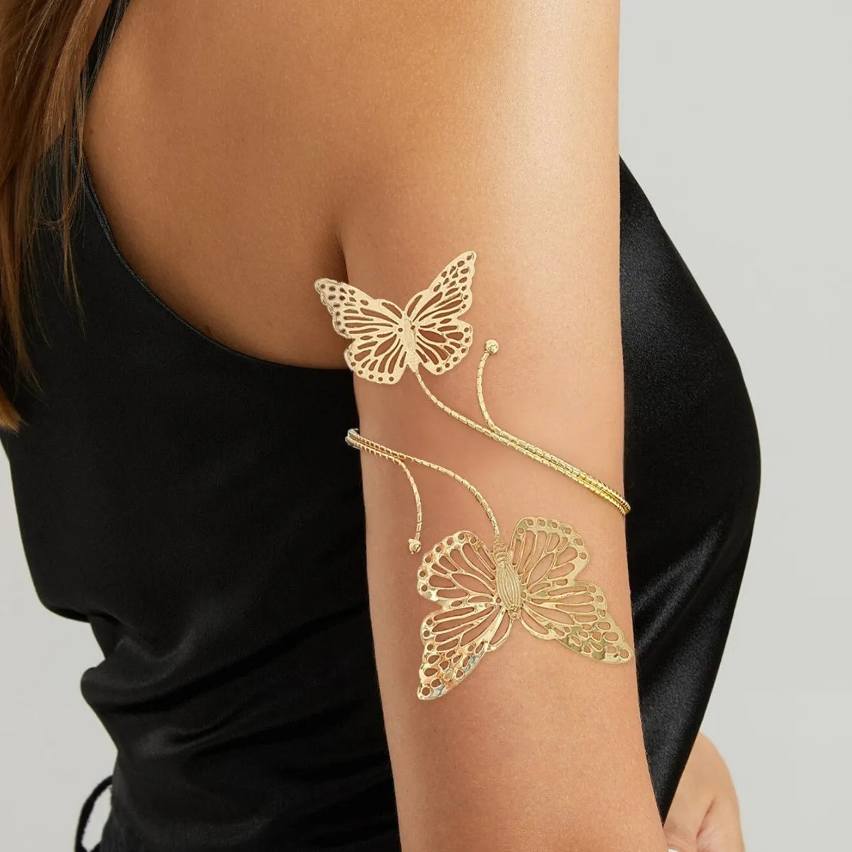 Bracelet with exclusive butterfly-shaped design