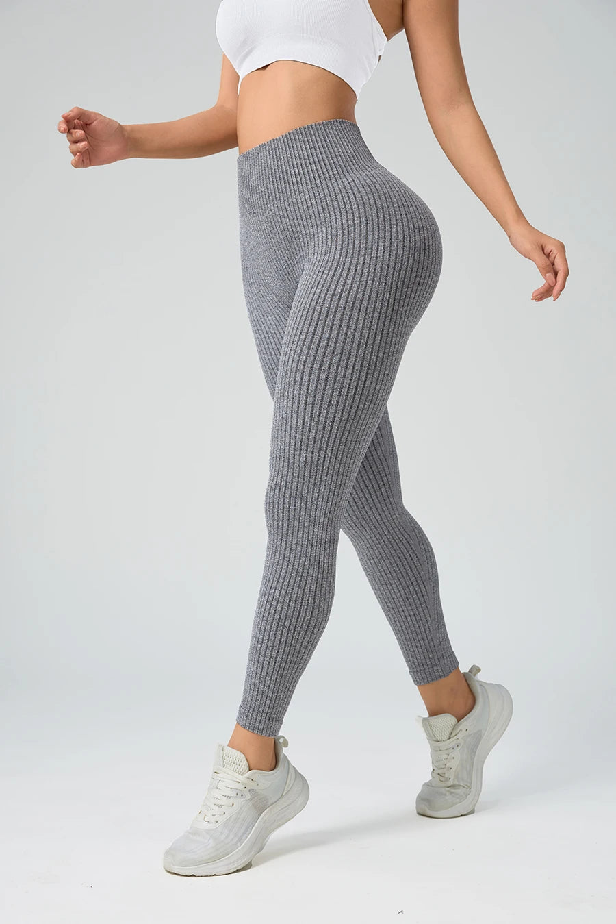 Women's fitness leggings with seamless shaping