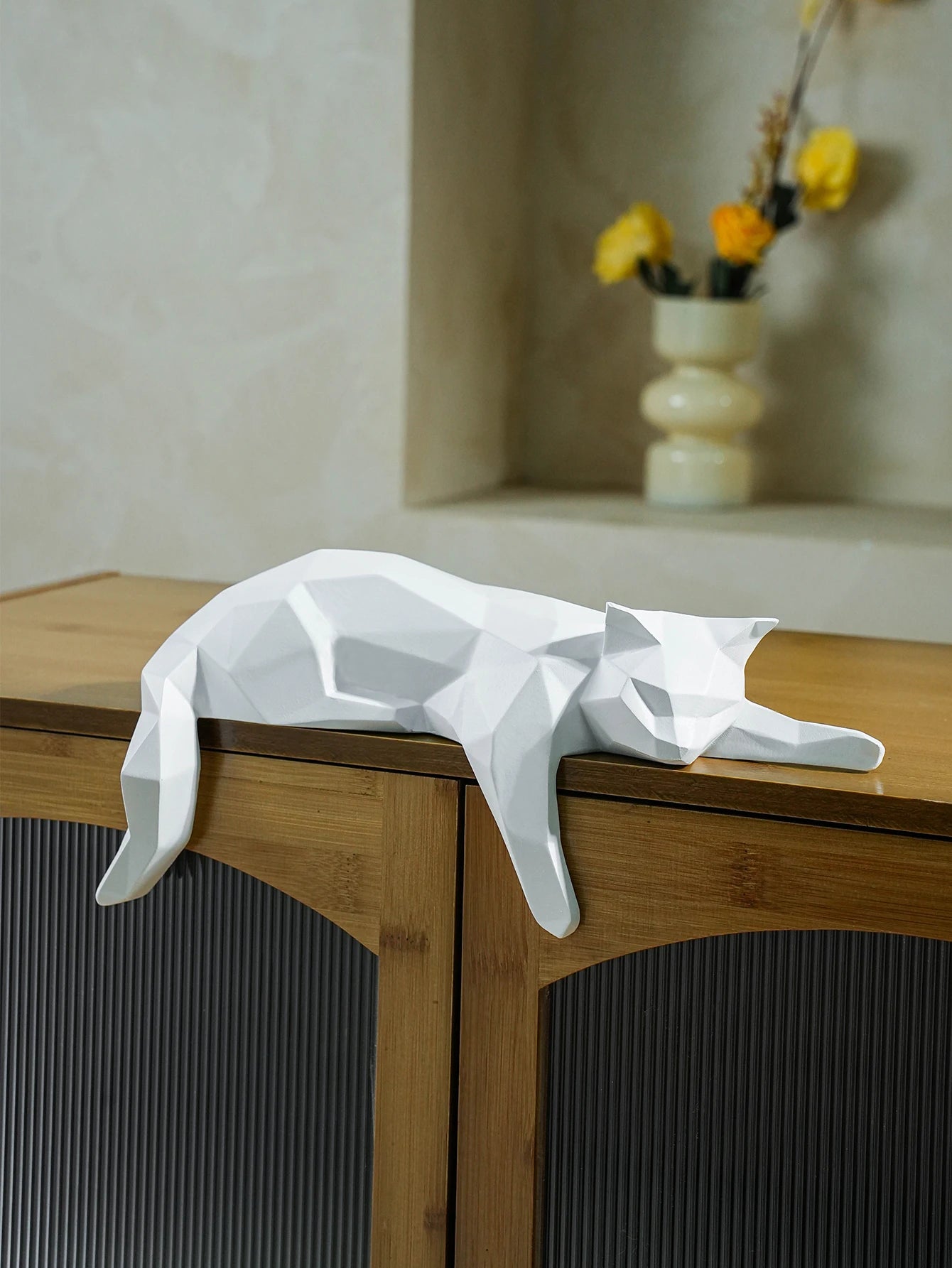 Black and white cat statue modern geometric sculpture for decoration