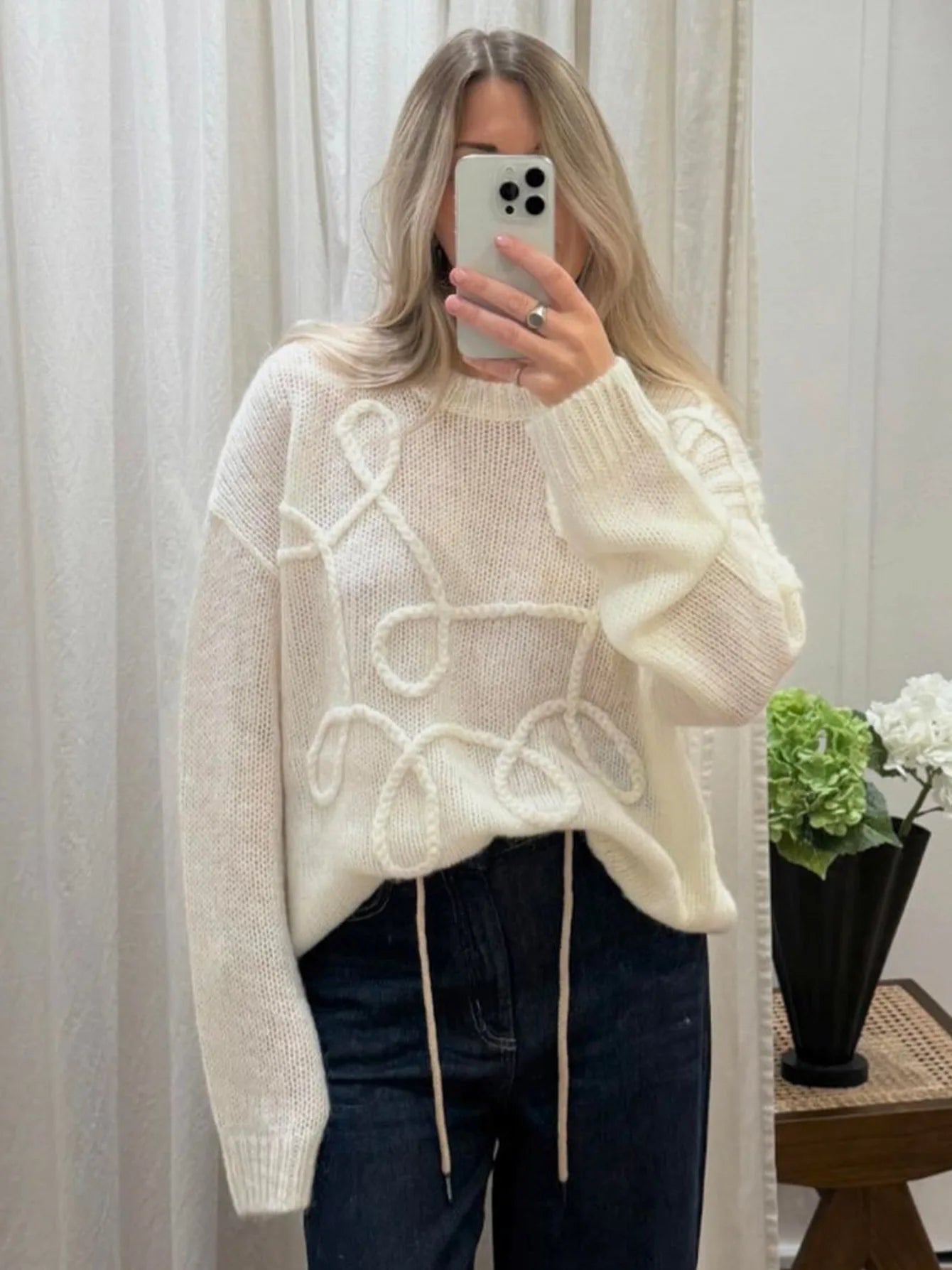 Casual Pink and White Pullover: Style and Comfort for Everyday Life