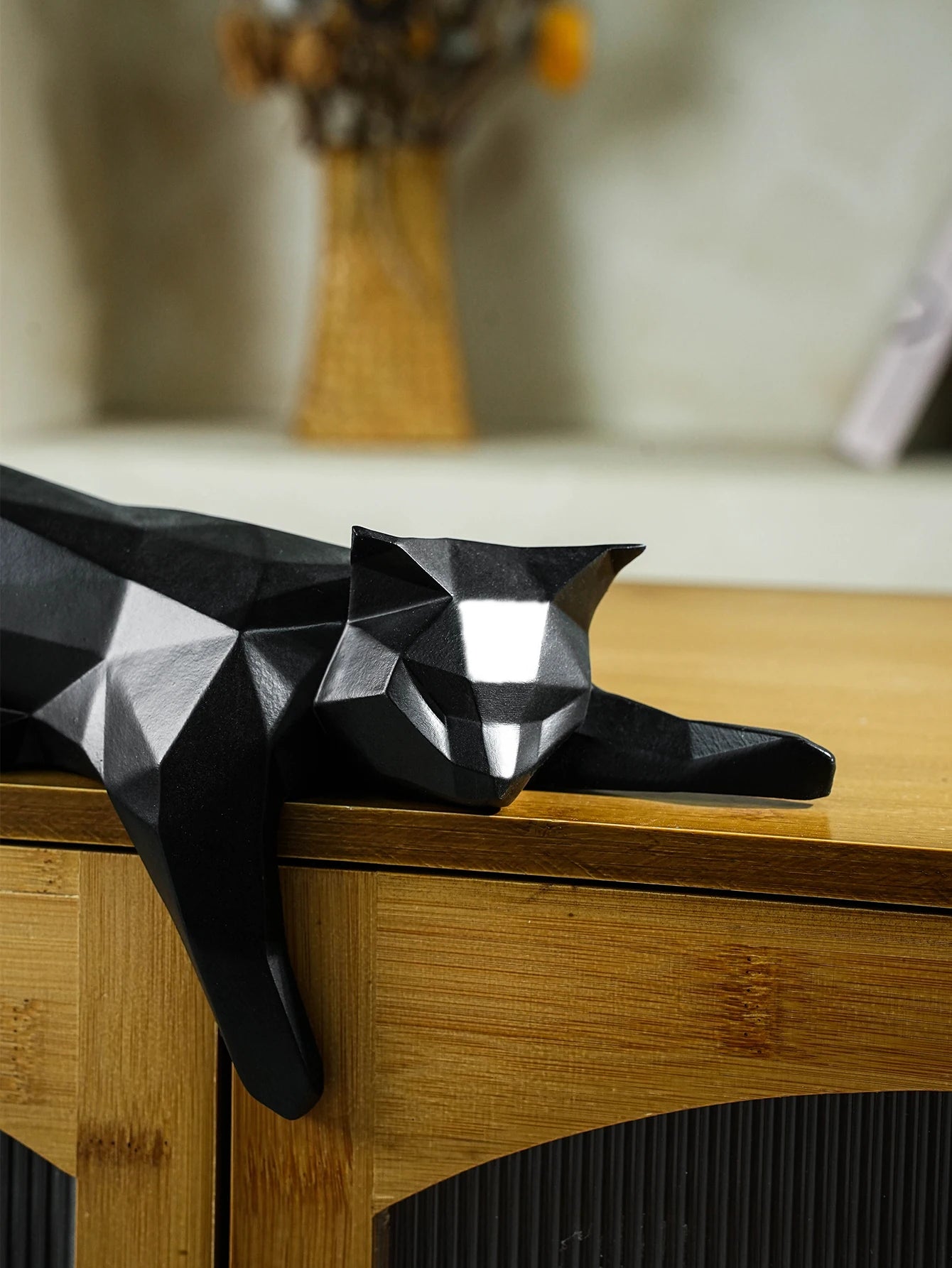Black and white cat statue modern geometric sculpture for decoration