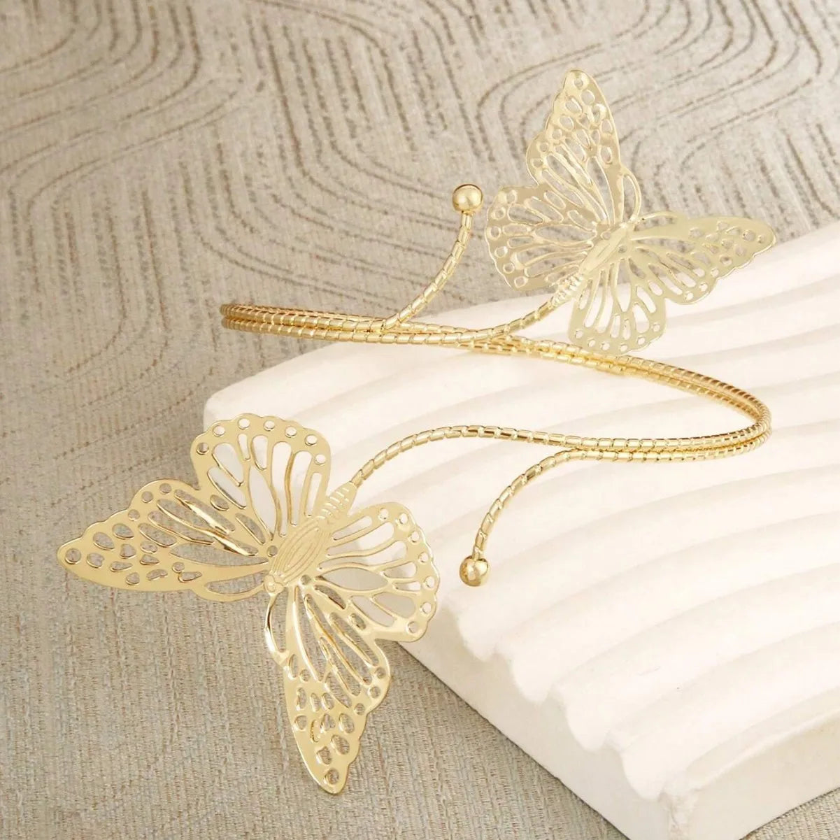 Bracelet with exclusive butterfly-shaped design