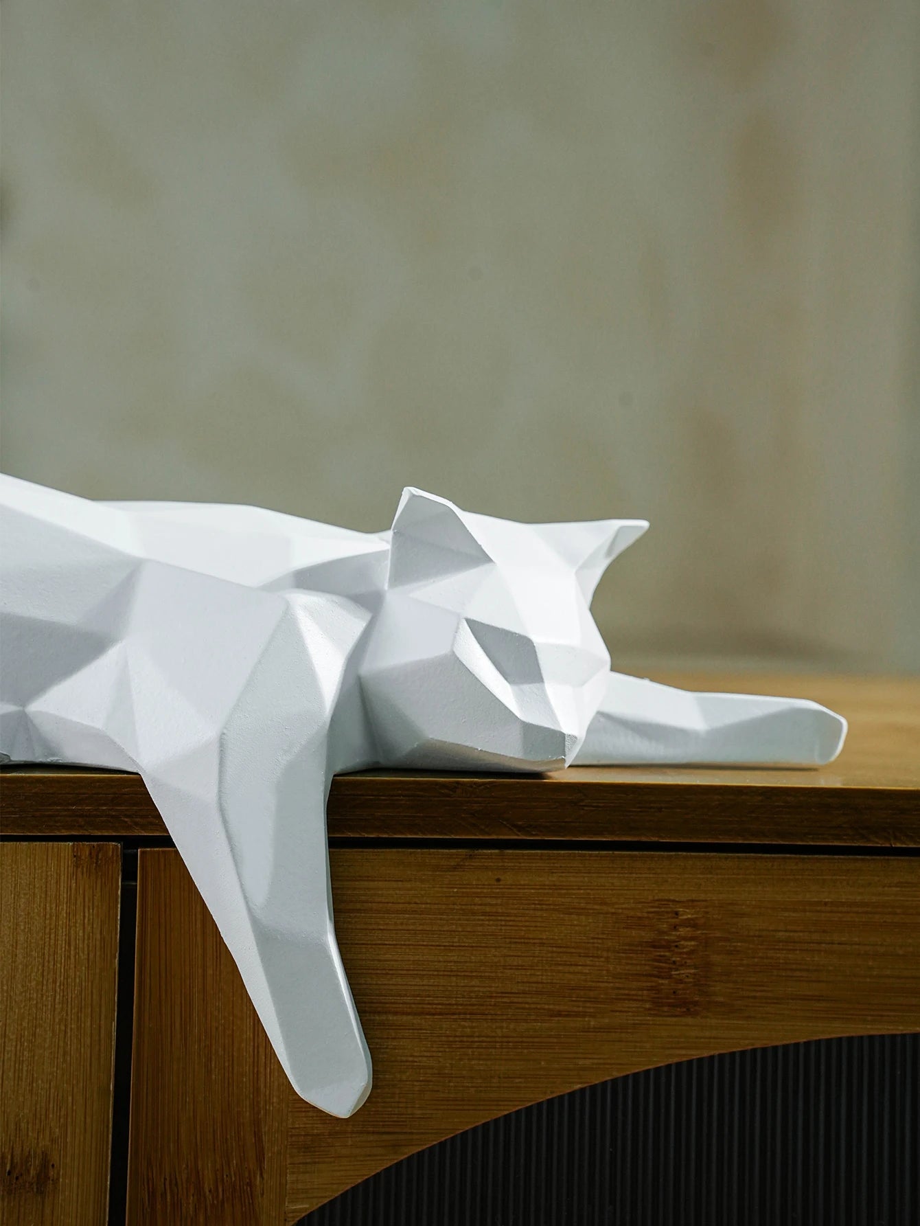 Black and white cat statue modern geometric sculpture for decoration