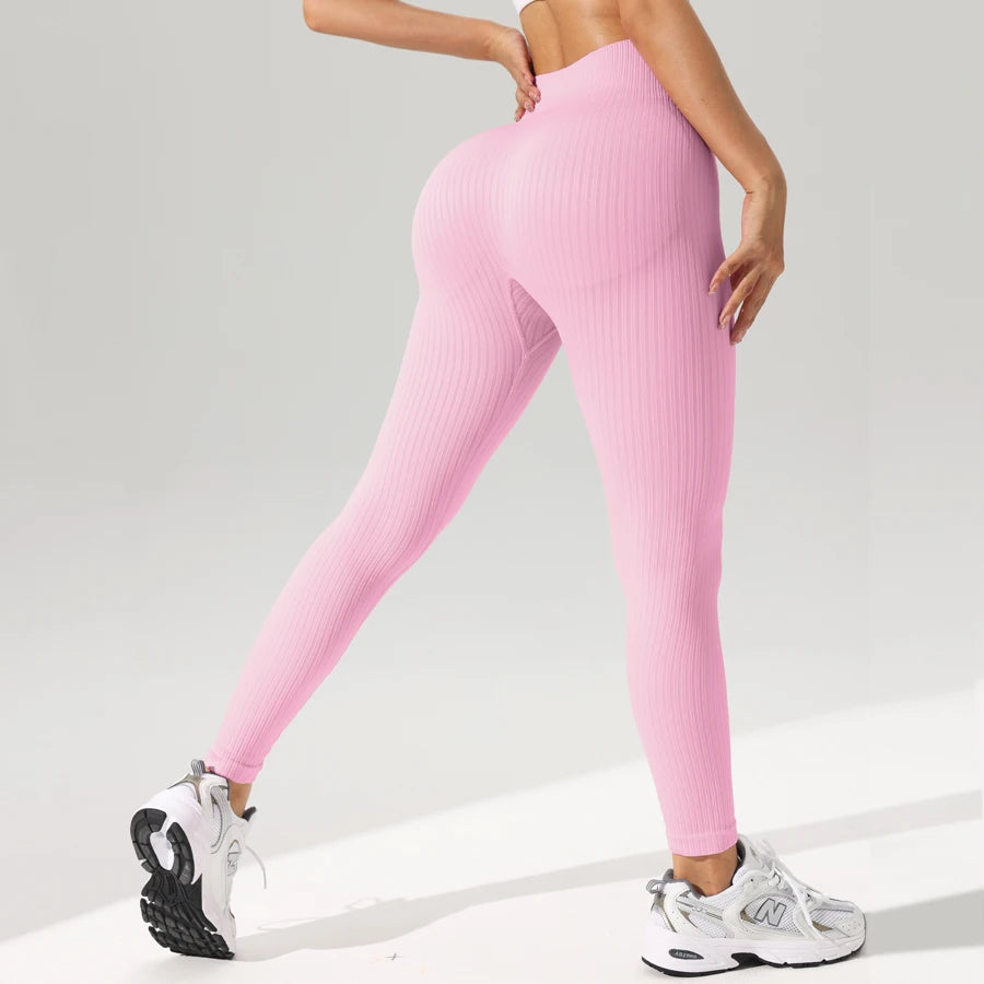 Women's fitness leggings with seamless shaping