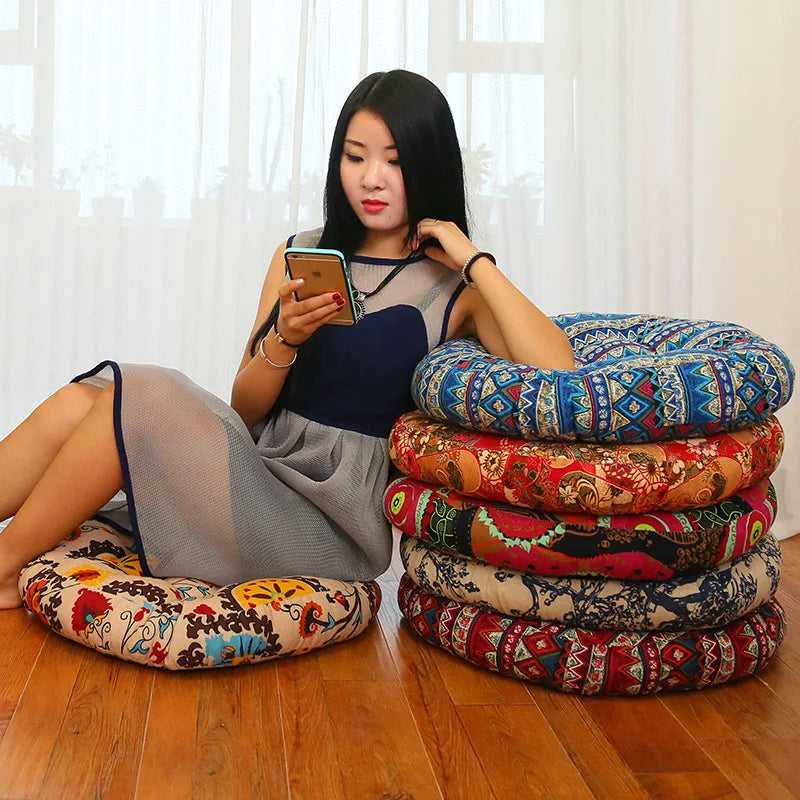Thick round cotton and linen cushion for seat and back