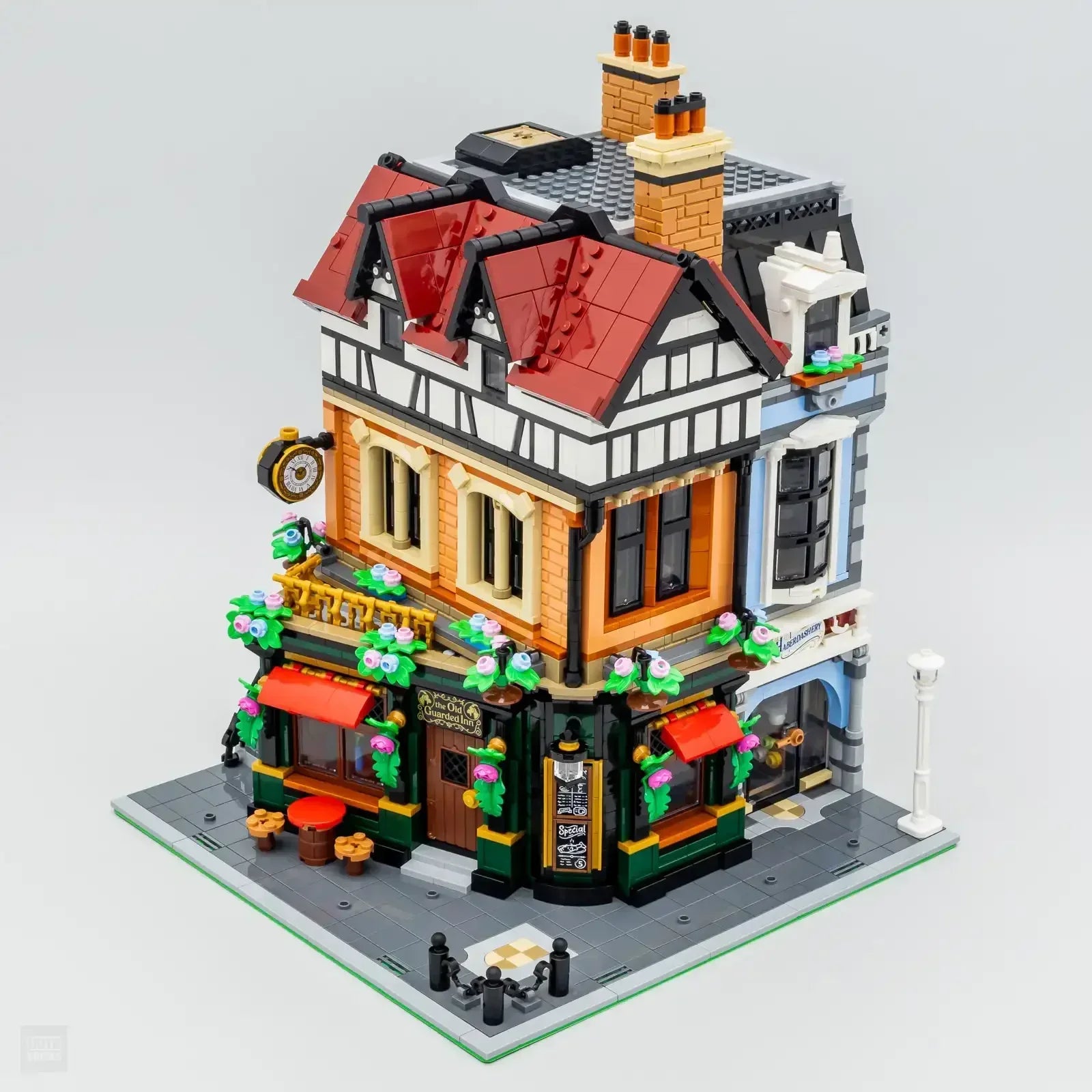 Tudor Corner 2025 Modular Building Blocks