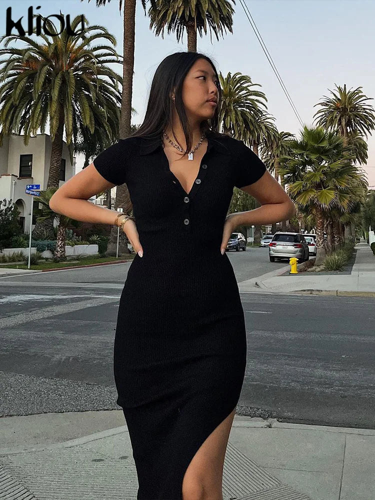 Elegant Midi Dress with Buttons and Fitted Design